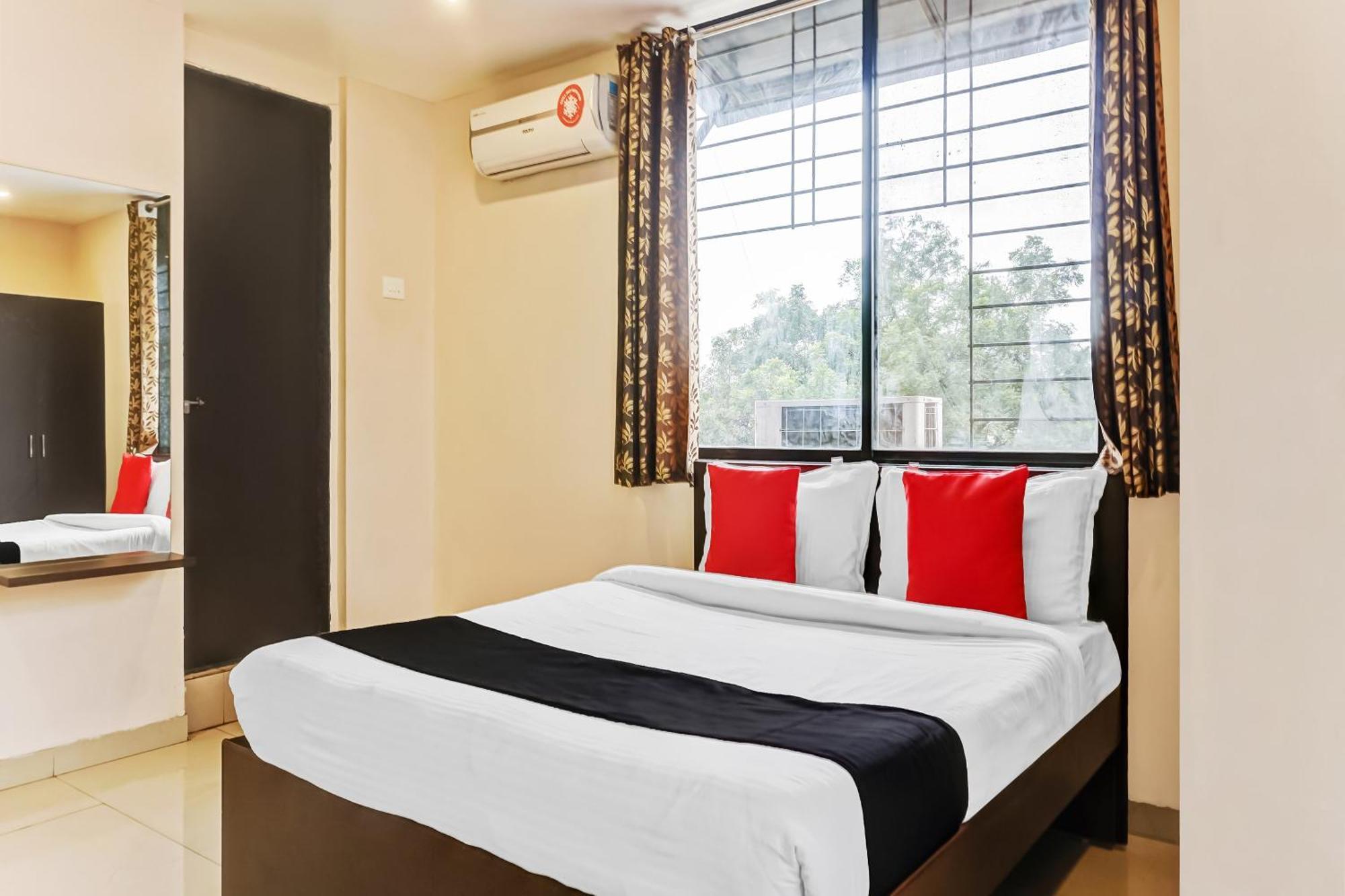Hotel O Log Inn Plaza Near Eon It Park Pune Bagian luar foto