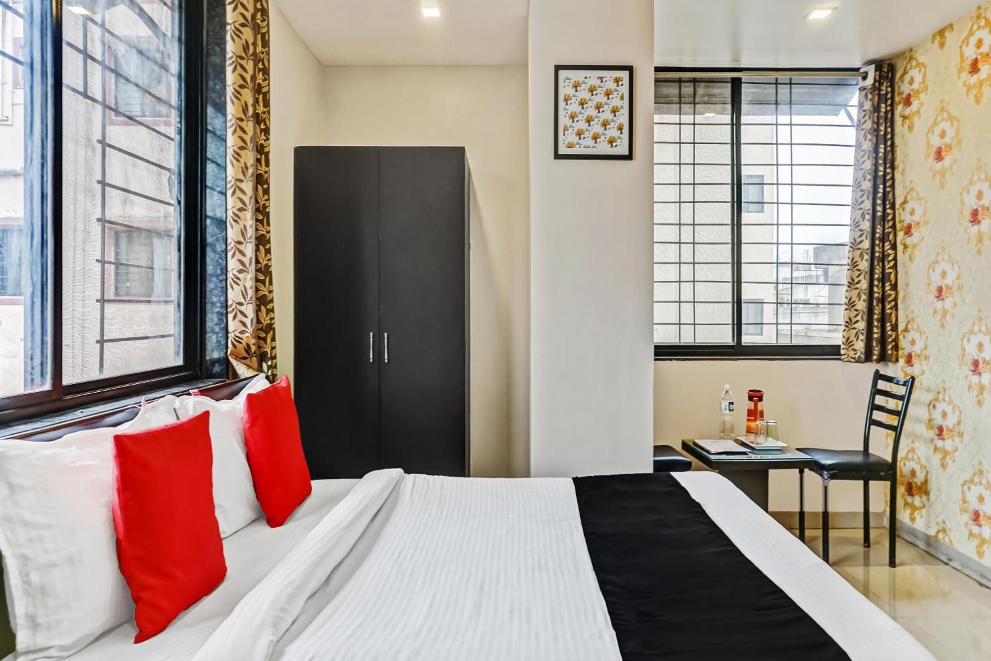 Hotel O Log Inn Plaza Near Eon It Park Pune Bagian luar foto