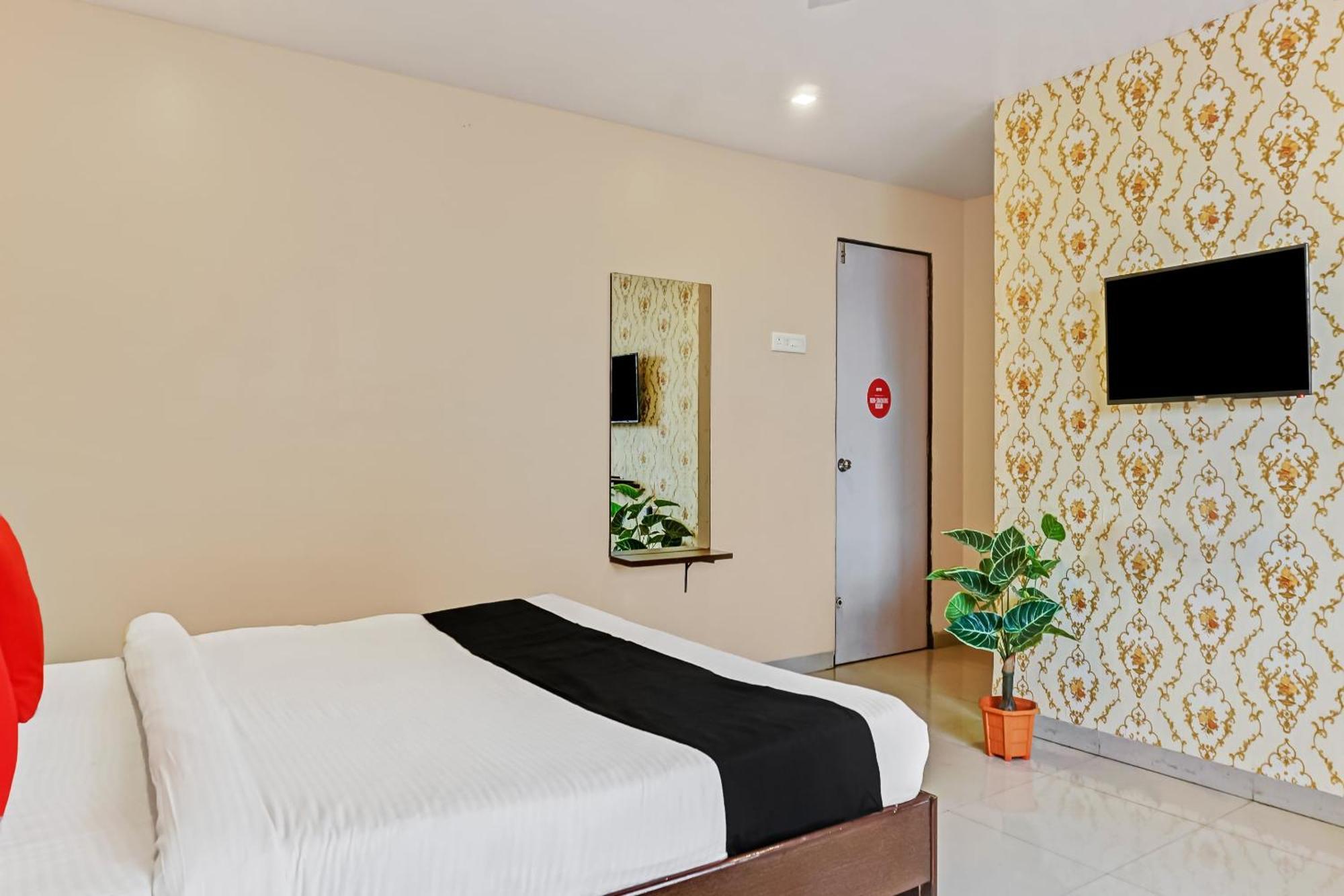 Hotel O Log Inn Plaza Near Eon It Park Pune Bagian luar foto