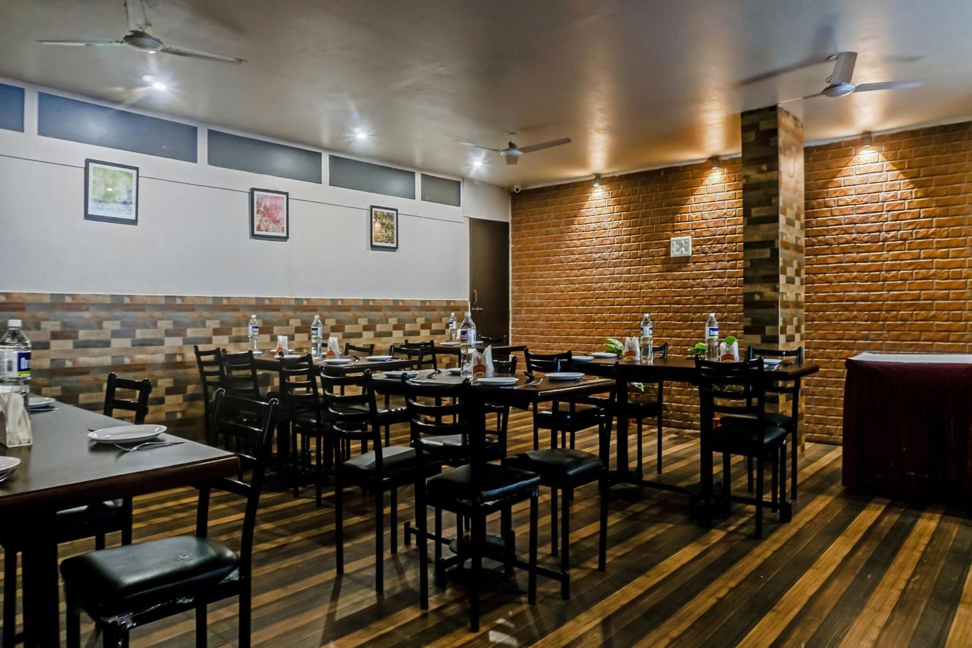 Hotel O Log Inn Plaza Near Eon It Park Pune Bagian luar foto