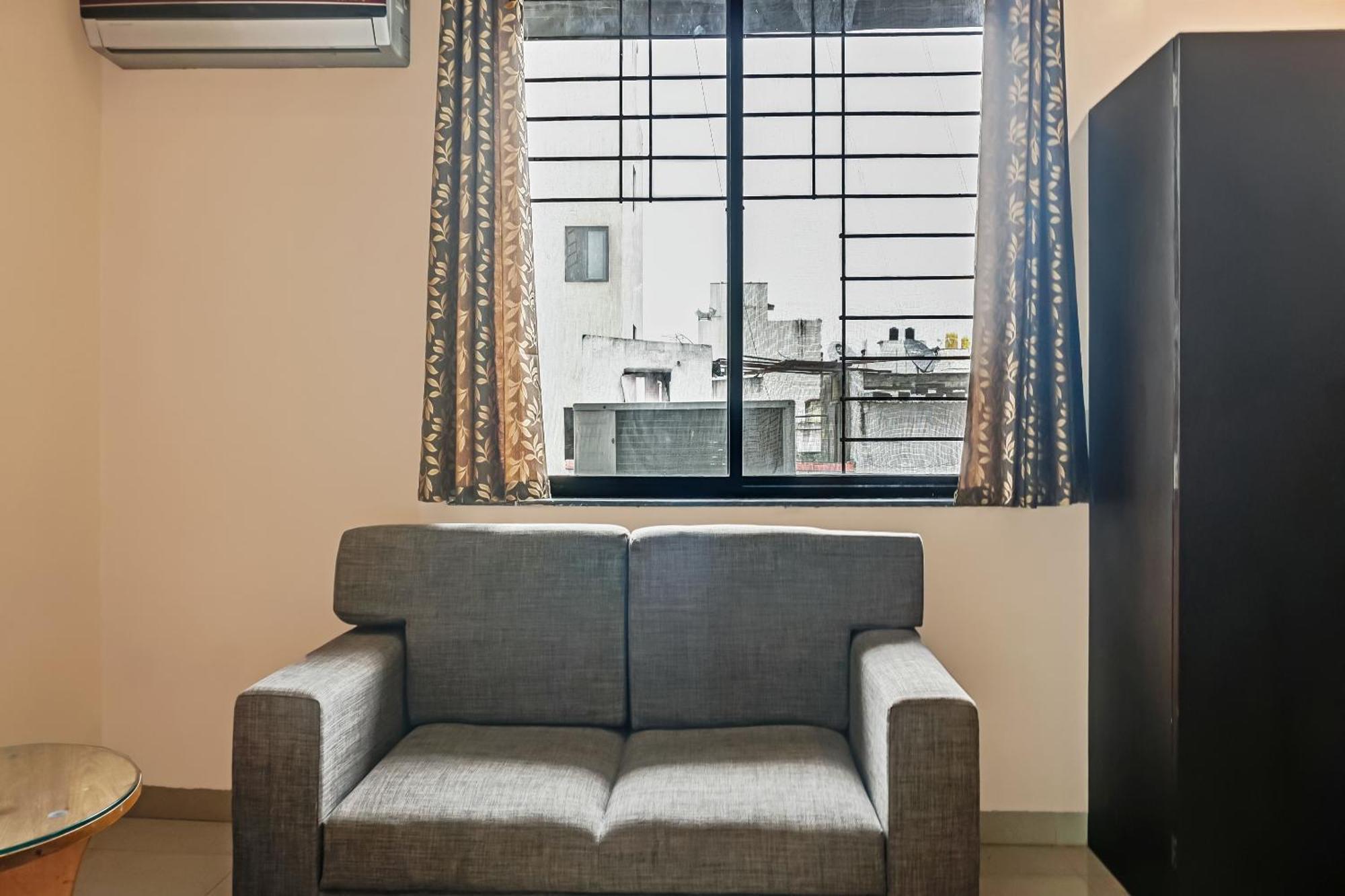 Hotel O Log Inn Plaza Near Eon It Park Pune Bagian luar foto