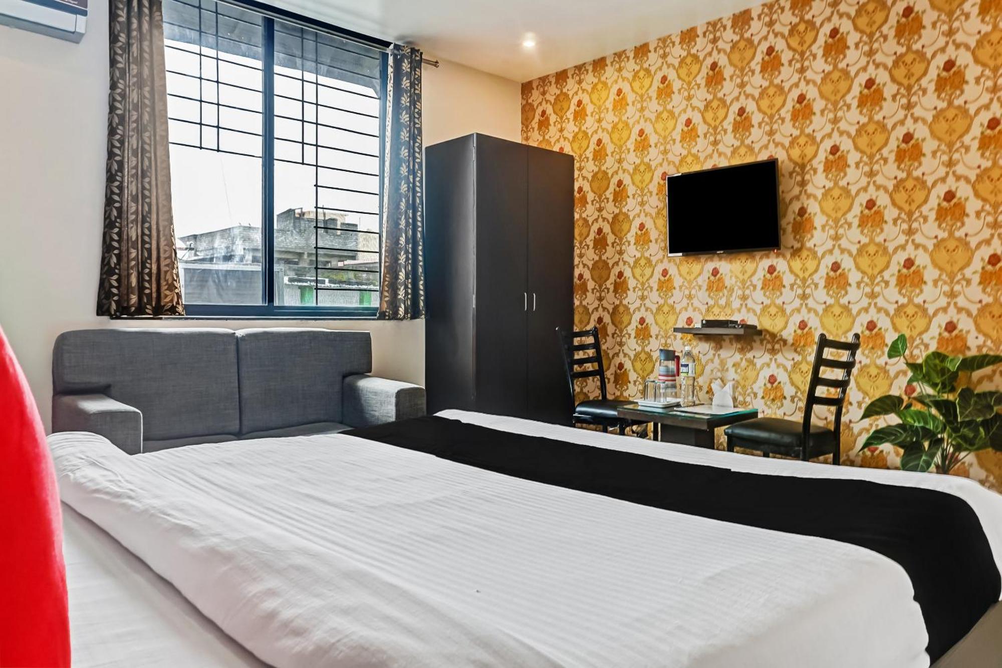 Hotel O Log Inn Plaza Near Eon It Park Pune Bagian luar foto