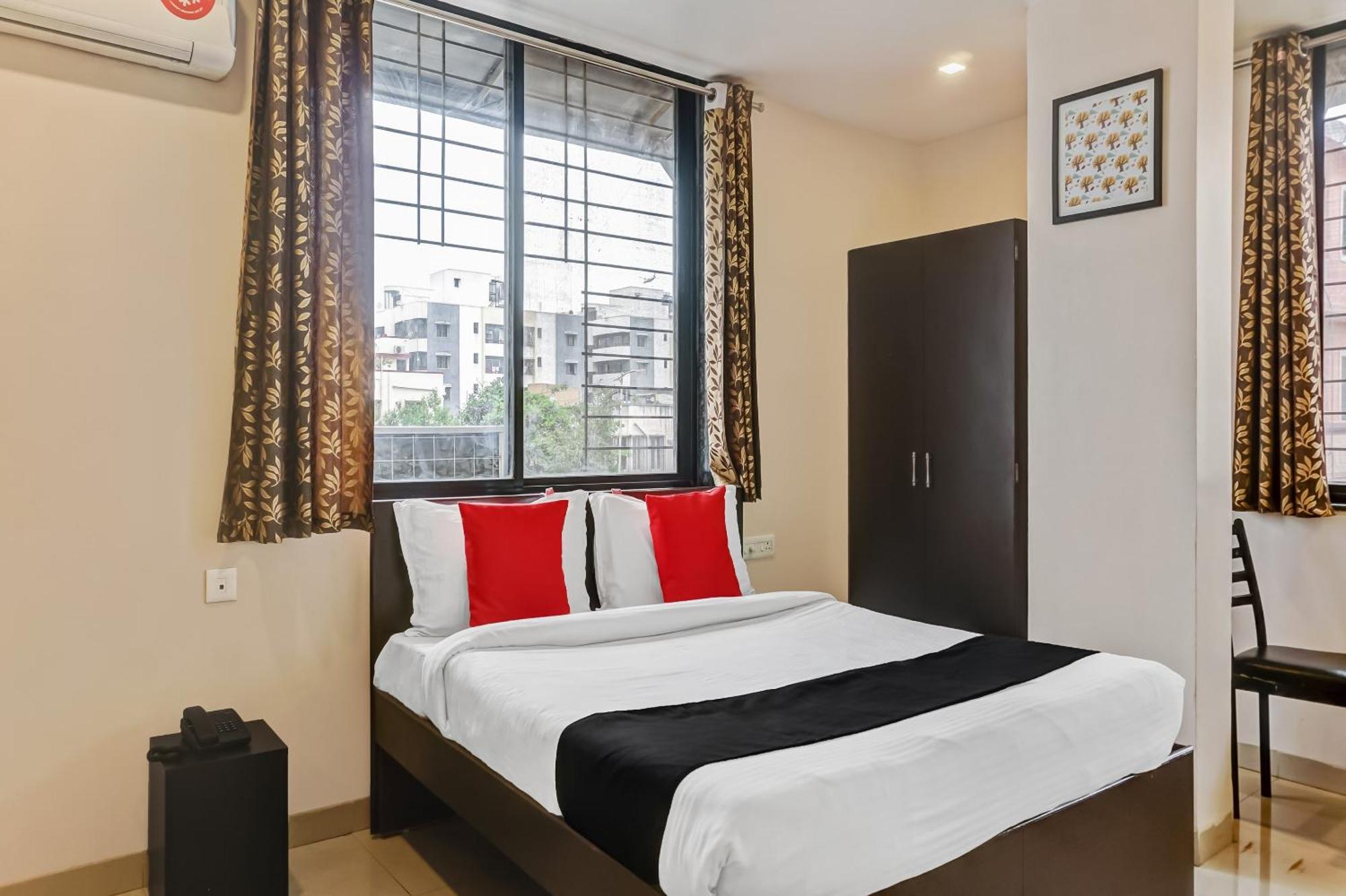 Hotel O Log Inn Plaza Near Eon It Park Pune Bagian luar foto