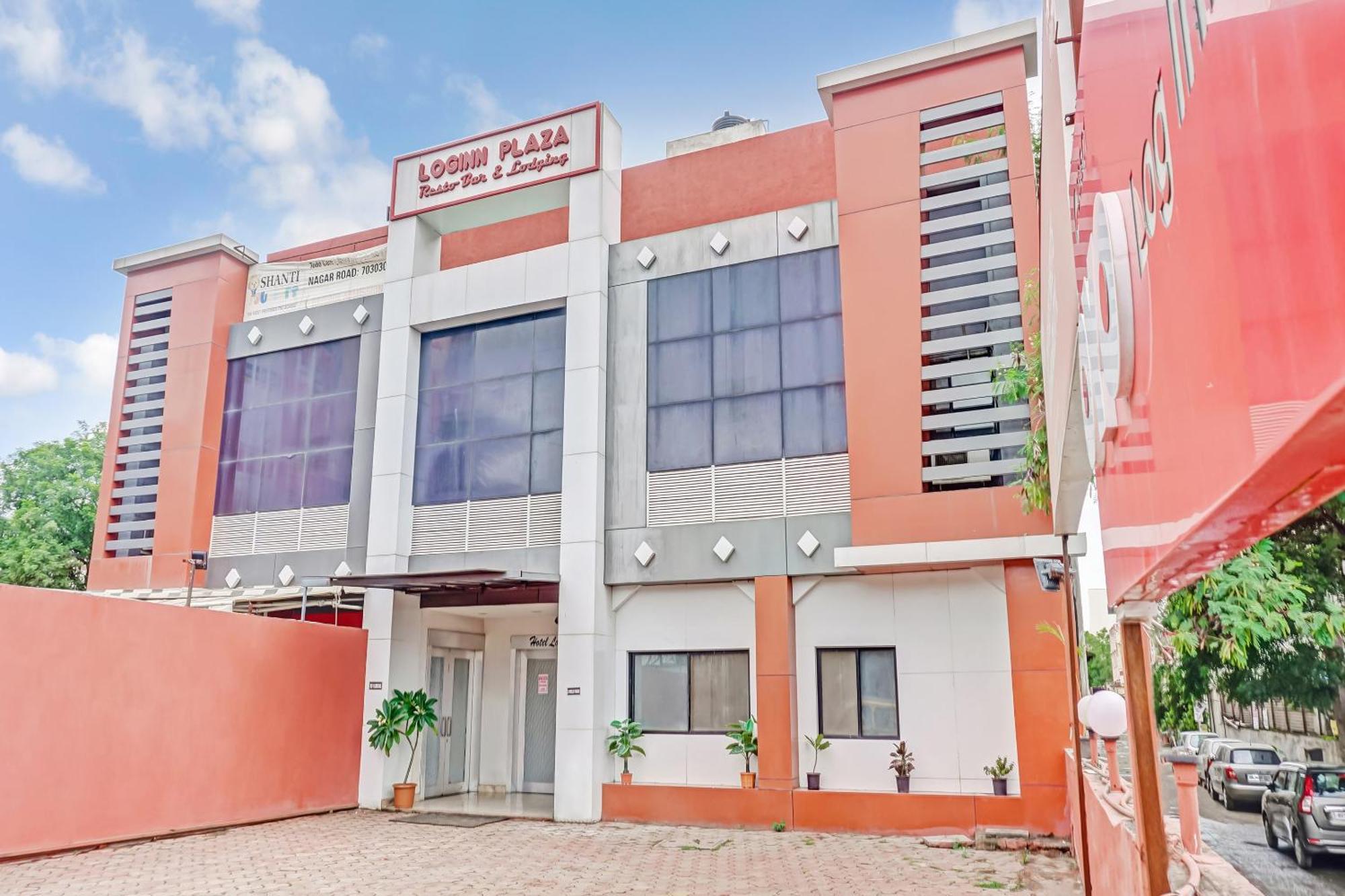 Hotel O Log Inn Plaza Near Eon It Park Pune Bagian luar foto
