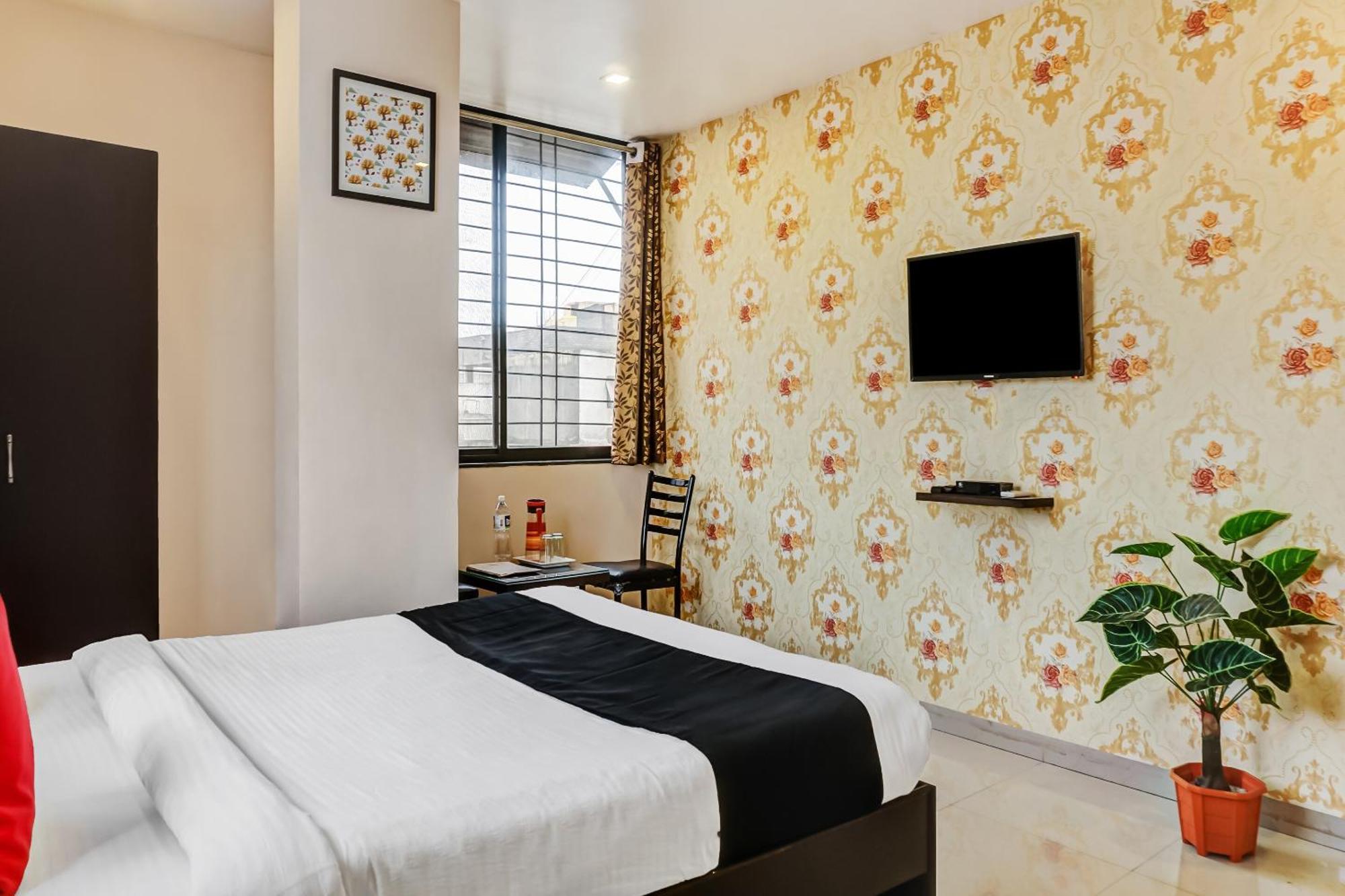 Hotel O Log Inn Plaza Near Eon It Park Pune Bagian luar foto